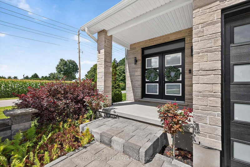 21 Armstrong St, Strathroy-Caradoc, N0L 1V0 | Image 2