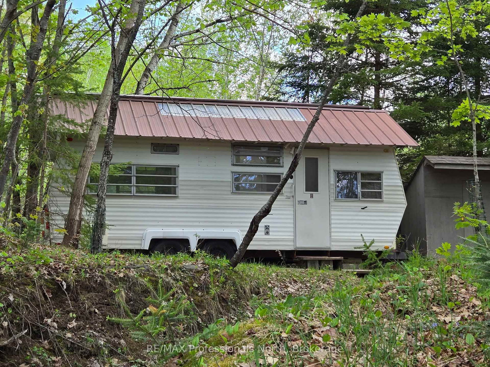 Detached House sold at 1010 Sturgeon Drive, Minden Hills, Ontario, K0M 2K0 - Minden - MLS: X12367553