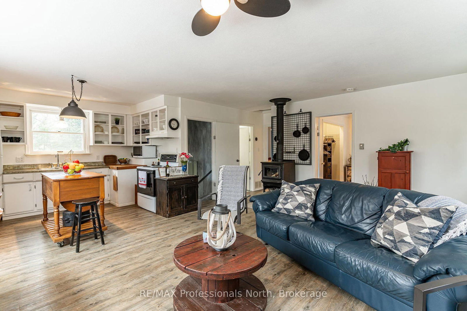 Detached House sold at 1010 Sturgeon Drive, Minden Hills, Ontario, K0M 2K0 - Minden - MLS: X12367553
