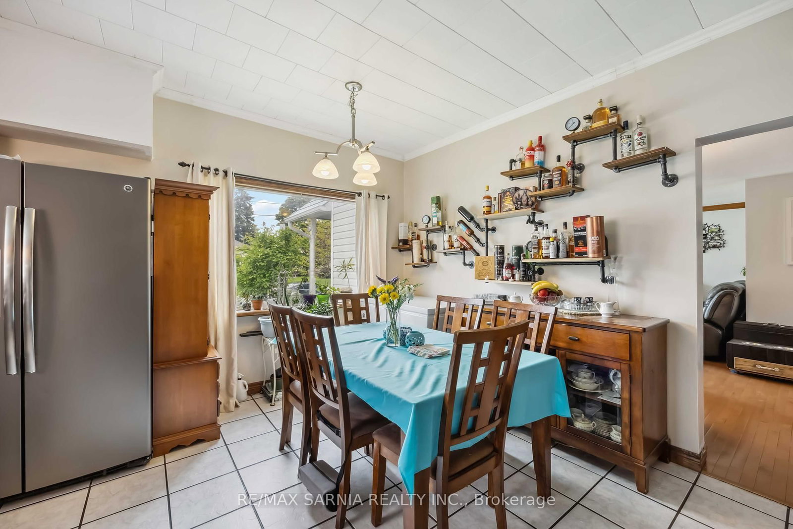 Listing Image 13