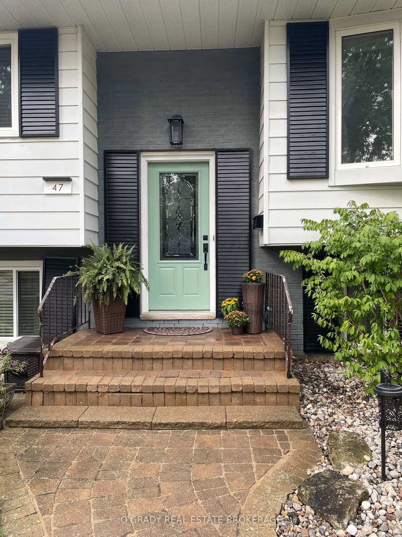 47 Meighen Cres, Brockville, K6V 3J8 | Image 3