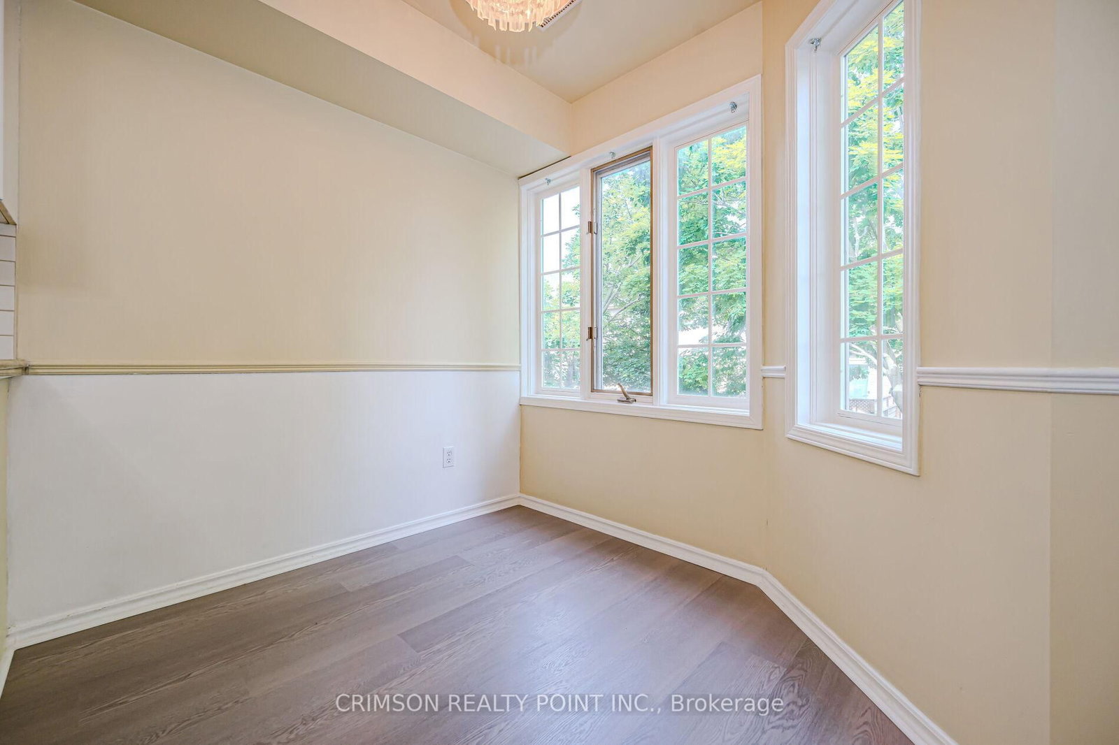Townhouse leased at 7-266 Limeridge Road, Hamilton, Ontario, L9A 2S7 - Bruleville - MLS: X12370046