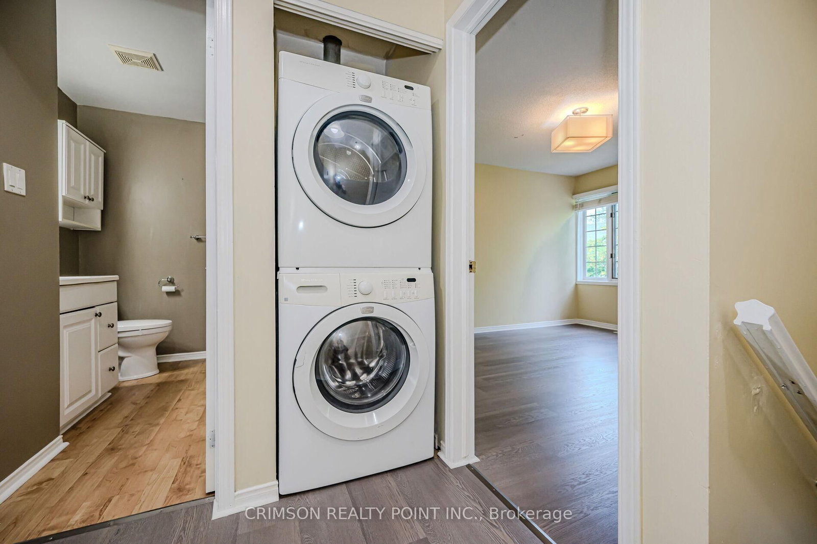 Townhouse leased at 7-266 Limeridge Road, Hamilton, Ontario, L9A 2S7 - Bruleville - MLS: X12370046