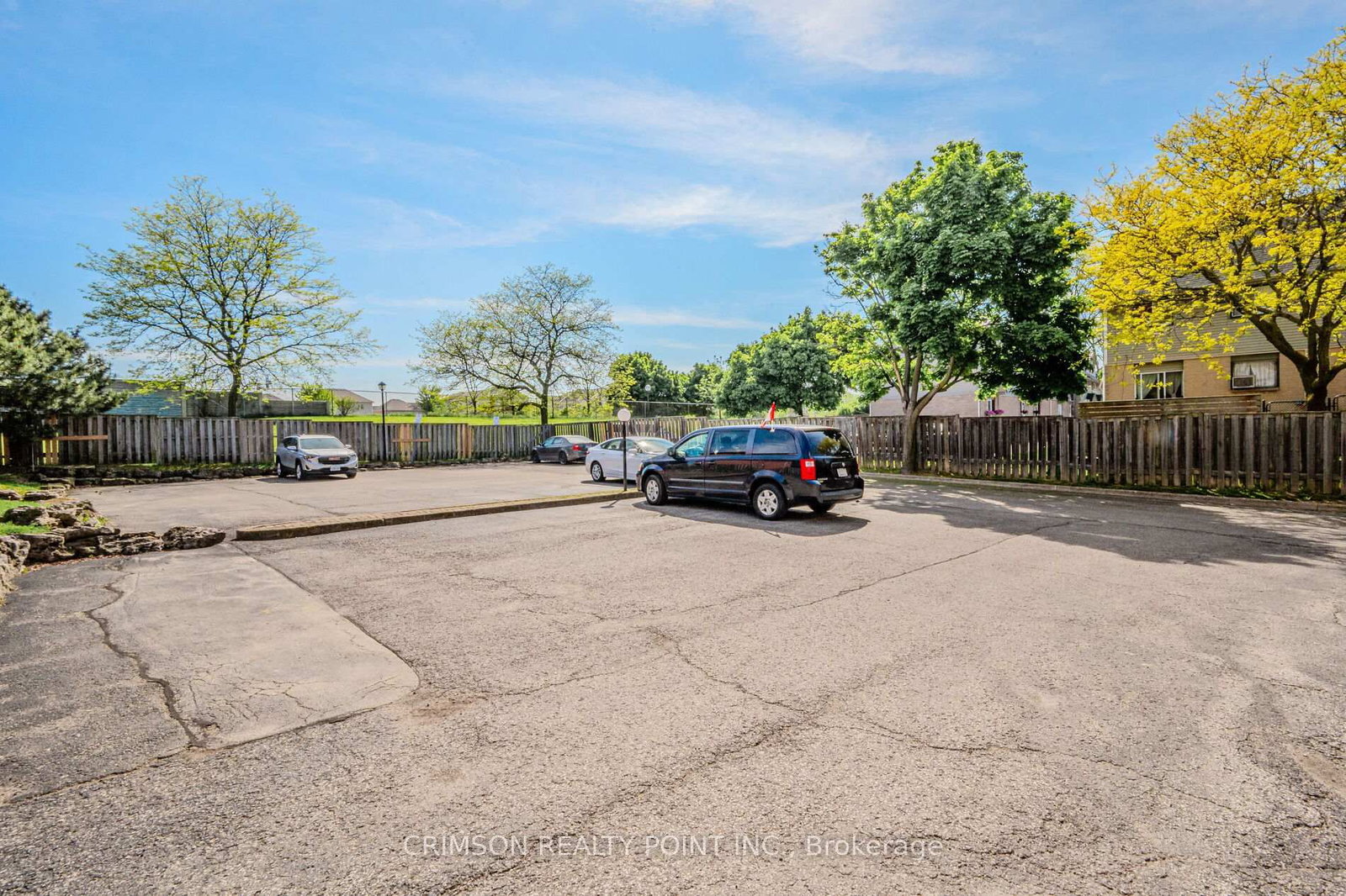 Townhouse leased at 7-266 Limeridge Road, Hamilton, Ontario, L9A 2S7 - Bruleville - MLS: X12370046