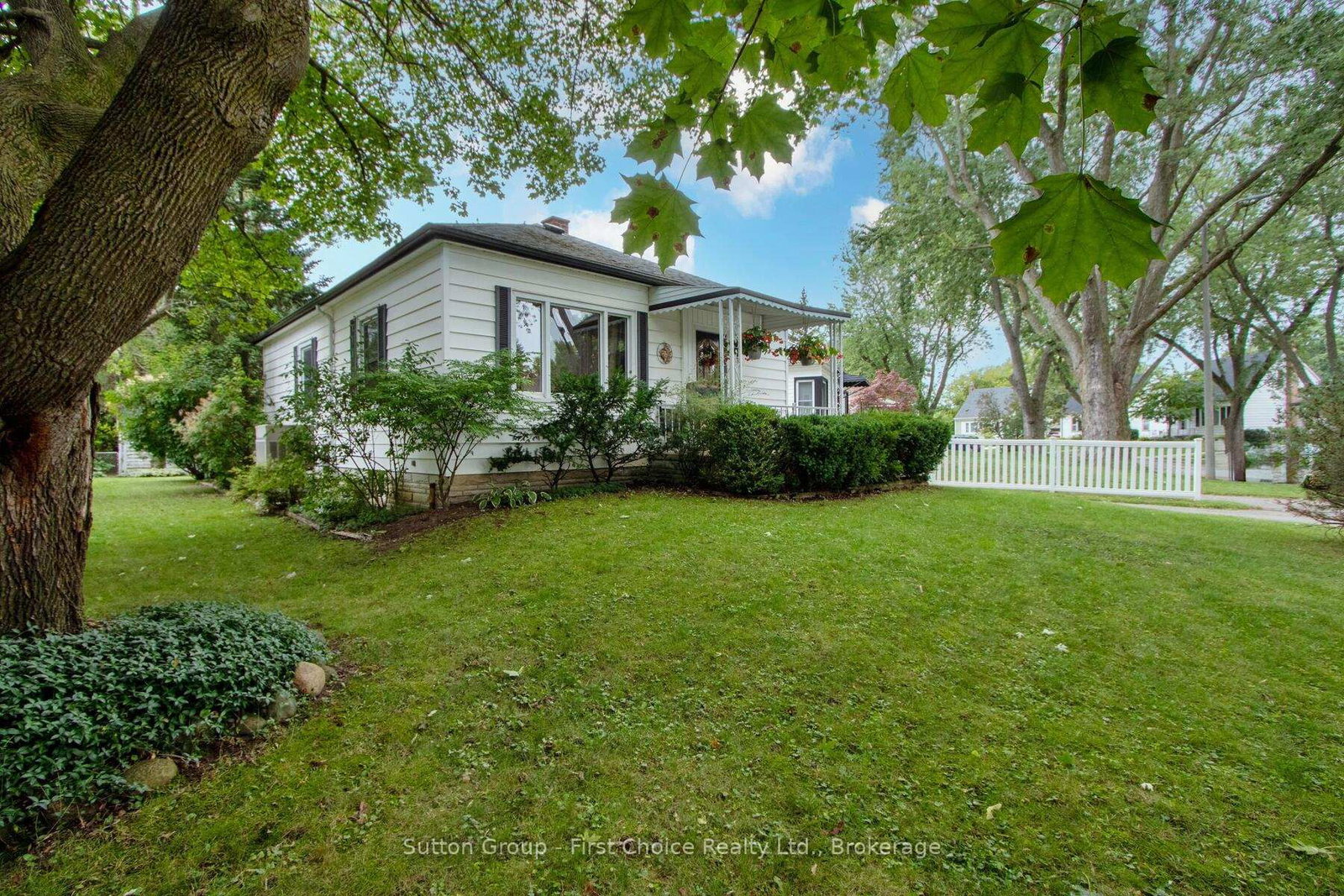 Listing Image 3
