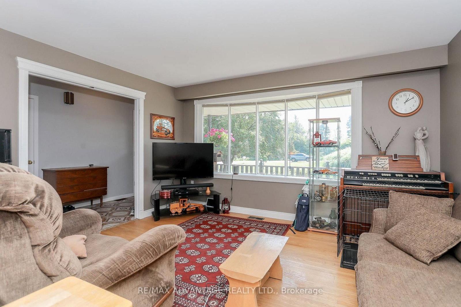 Listing Image 10