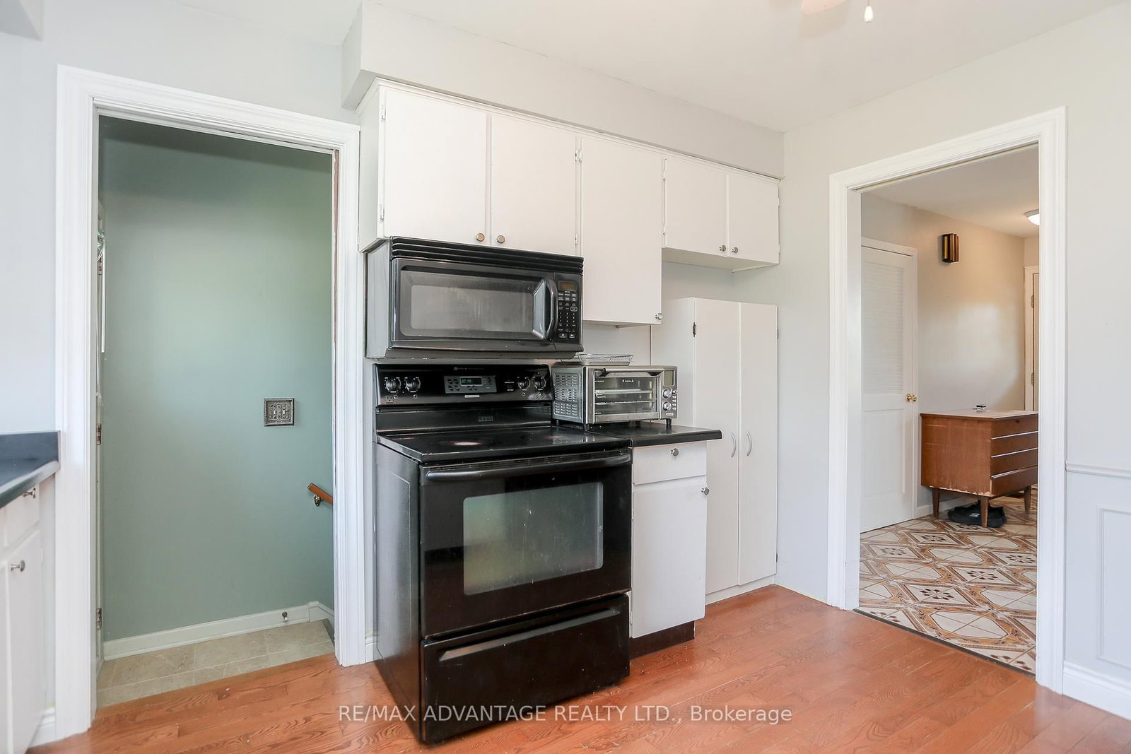 Listing Image 16