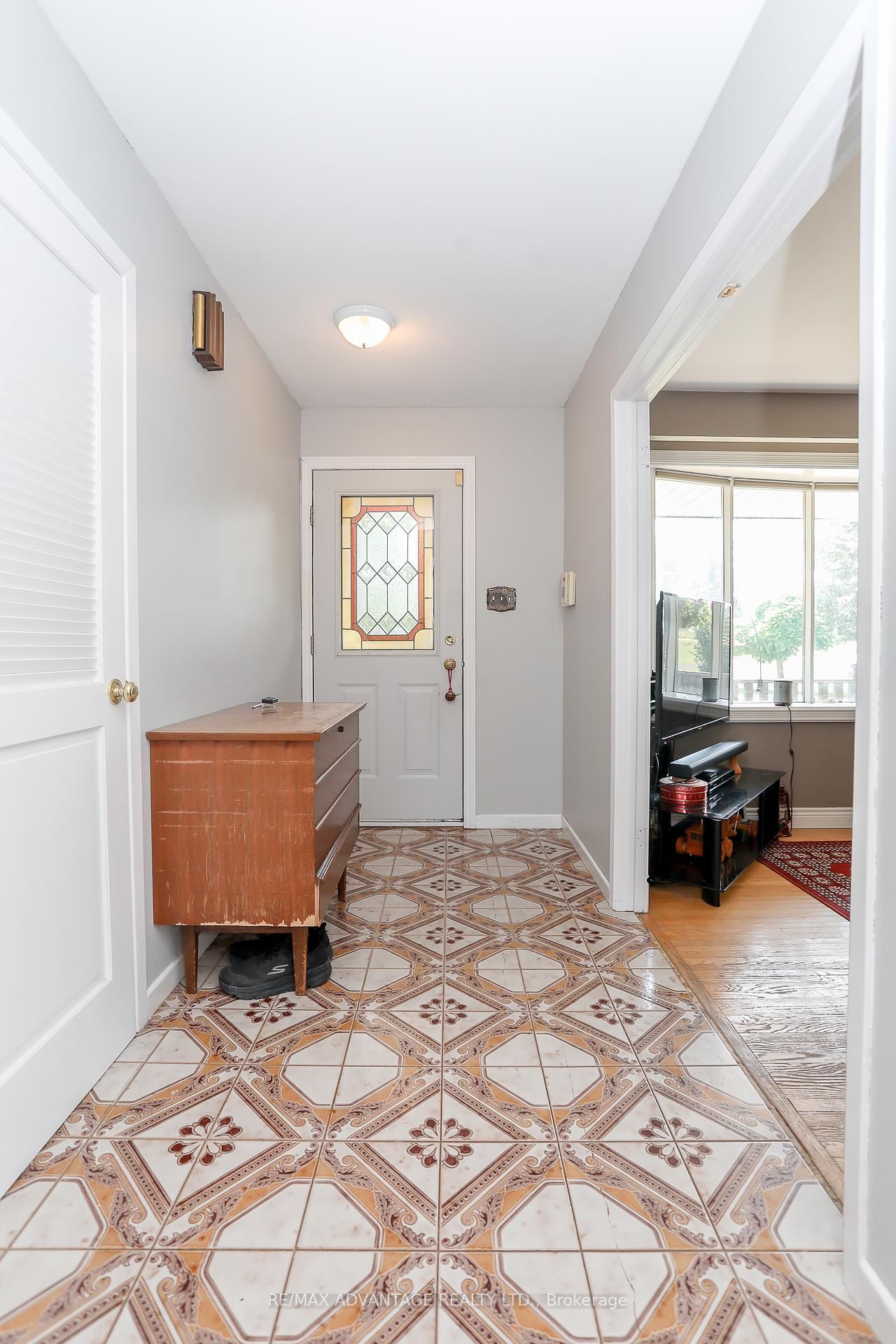 Listing Image 8