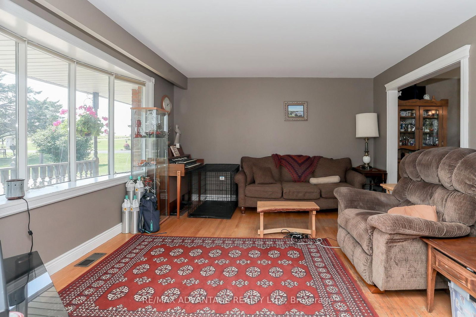 Listing Image 9