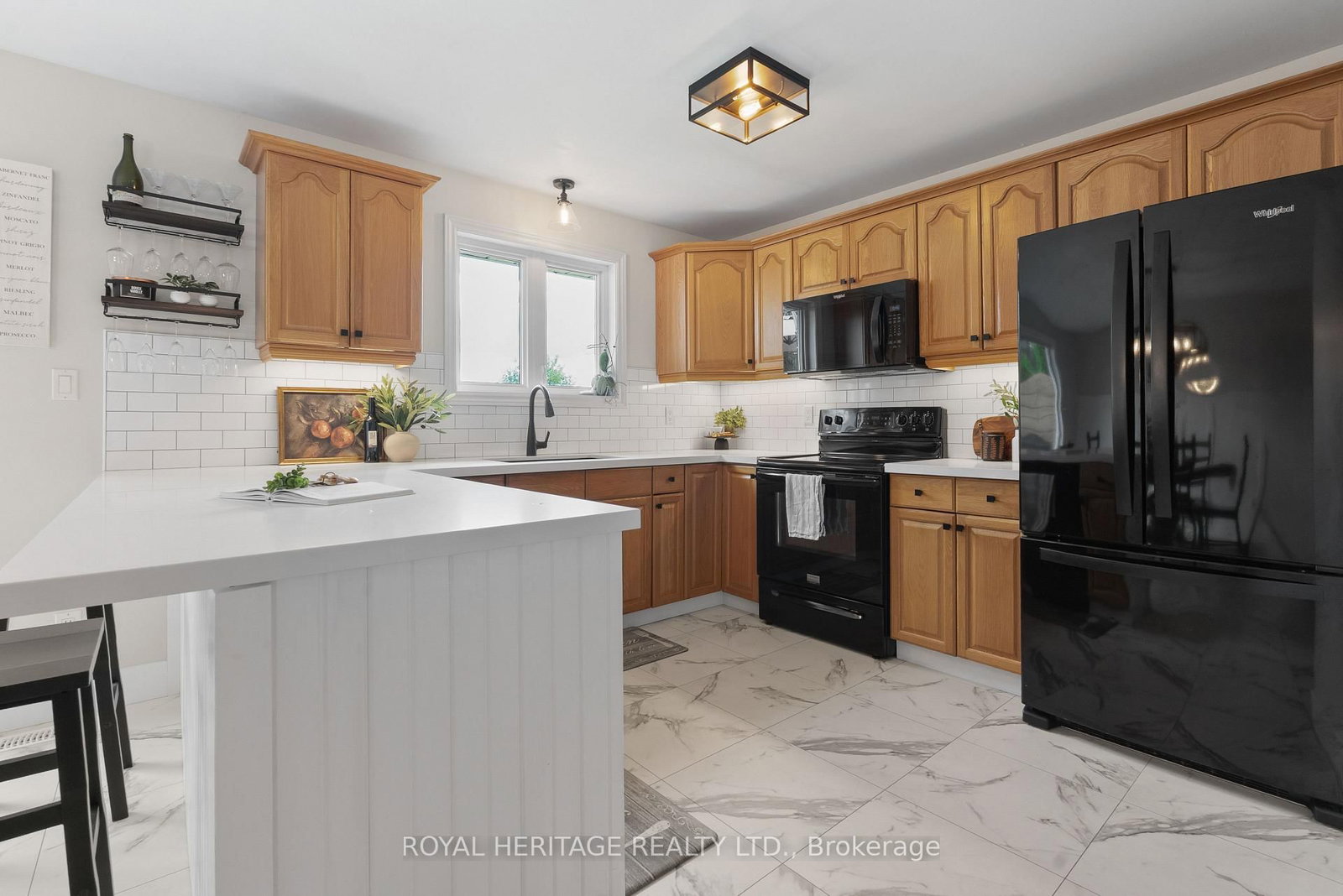 Listing Image 12