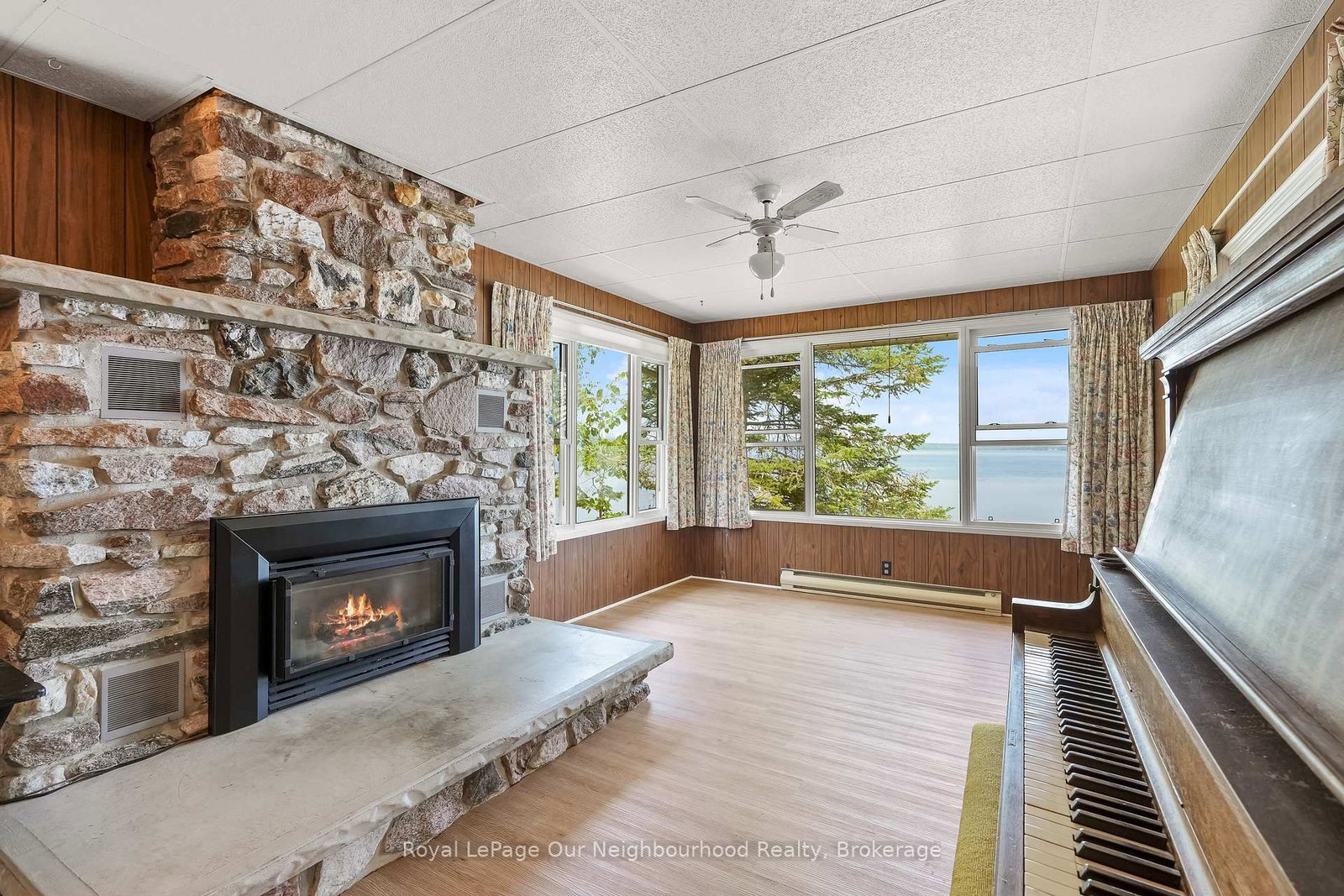 Listing Image 11