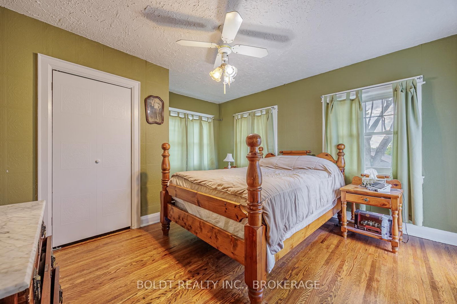 Listing Image 24