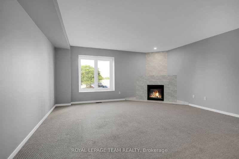 89 Thornbury Cres, Ottawa, K2G 6C4 | Image 3