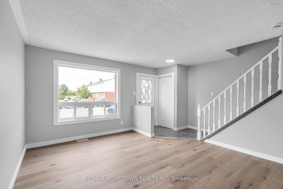 35 Hustler Crescent — photo 6