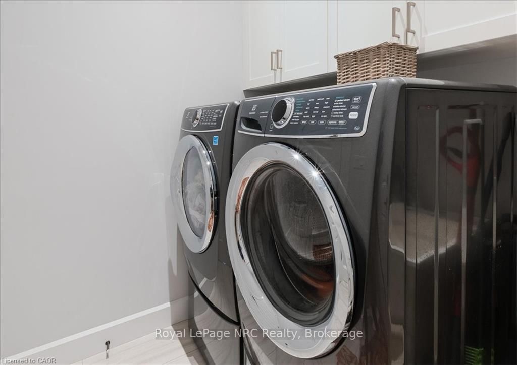 Detached House for sale at 20 Festival Way, Hamilton, Ontario, L0R 1C0 - Rural Glanbrook - MLS: X12370862