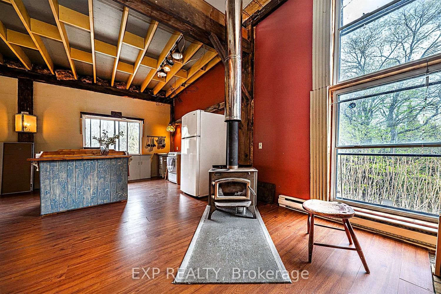 Listing Image 10