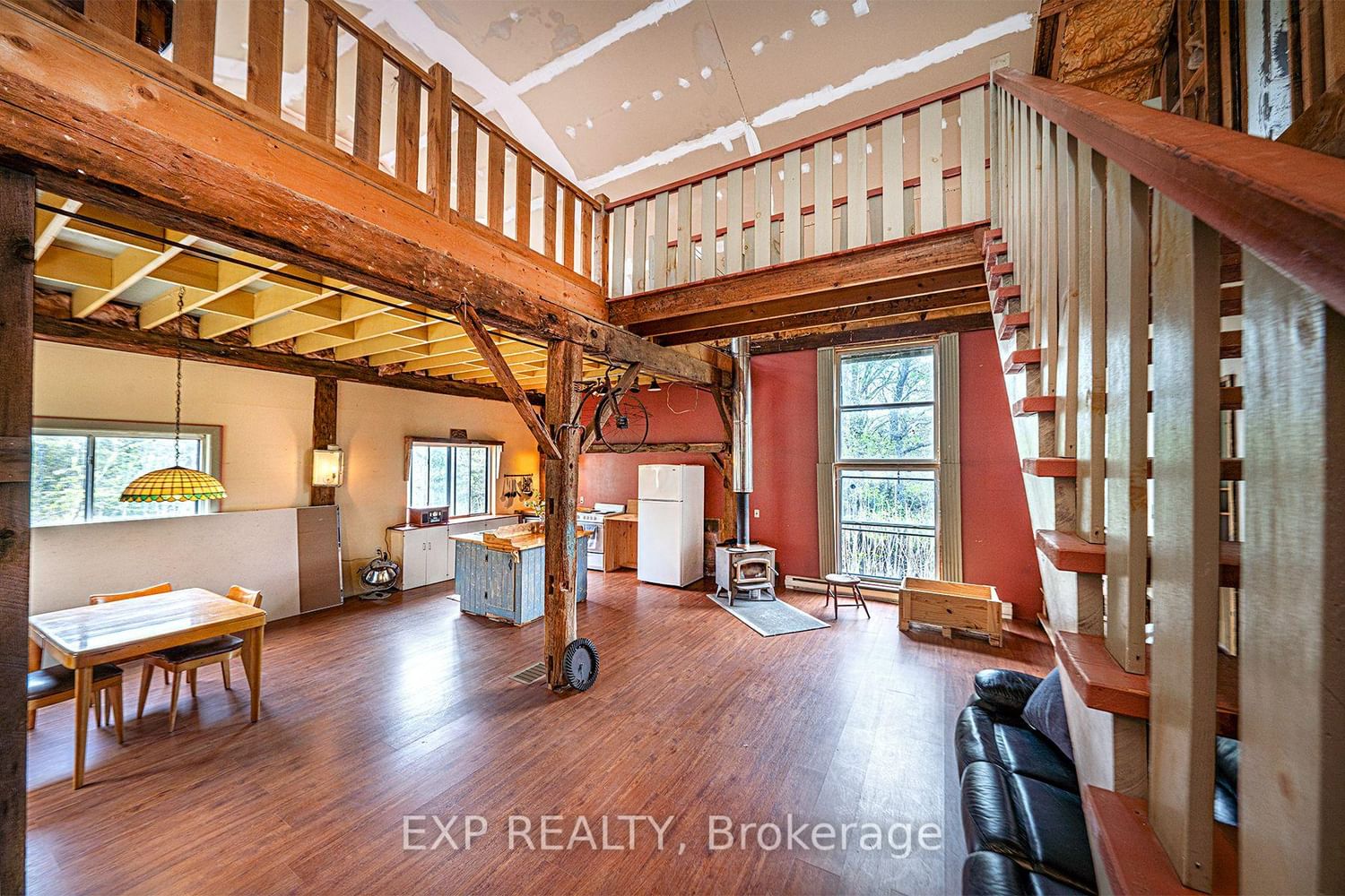 Listing Image 11