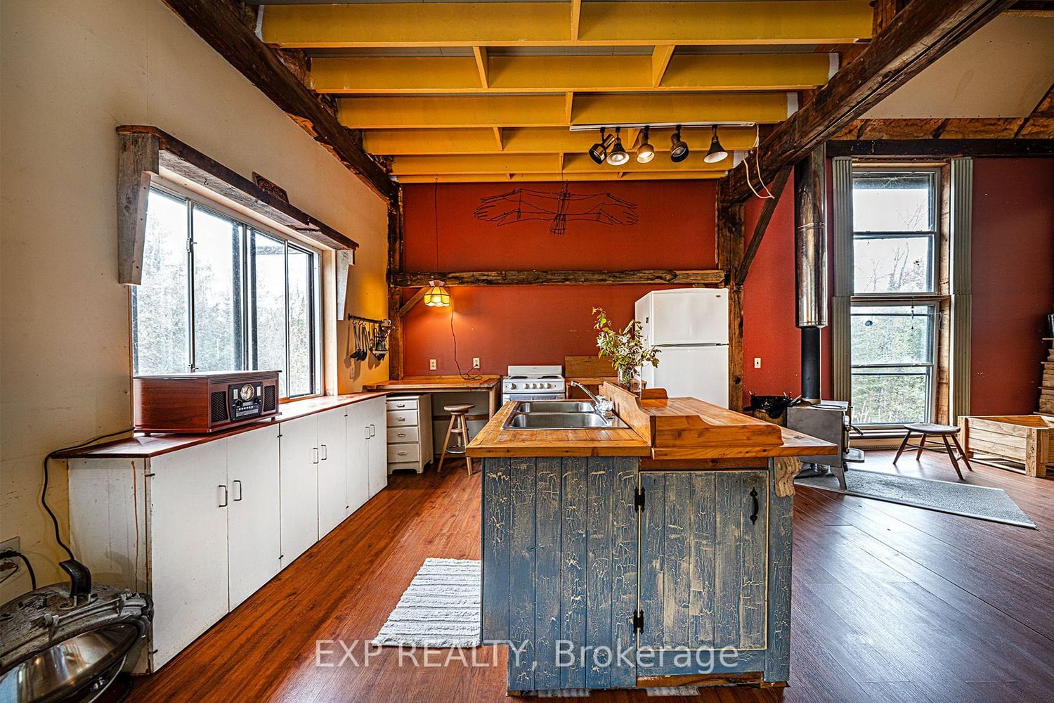 Listing Image 12