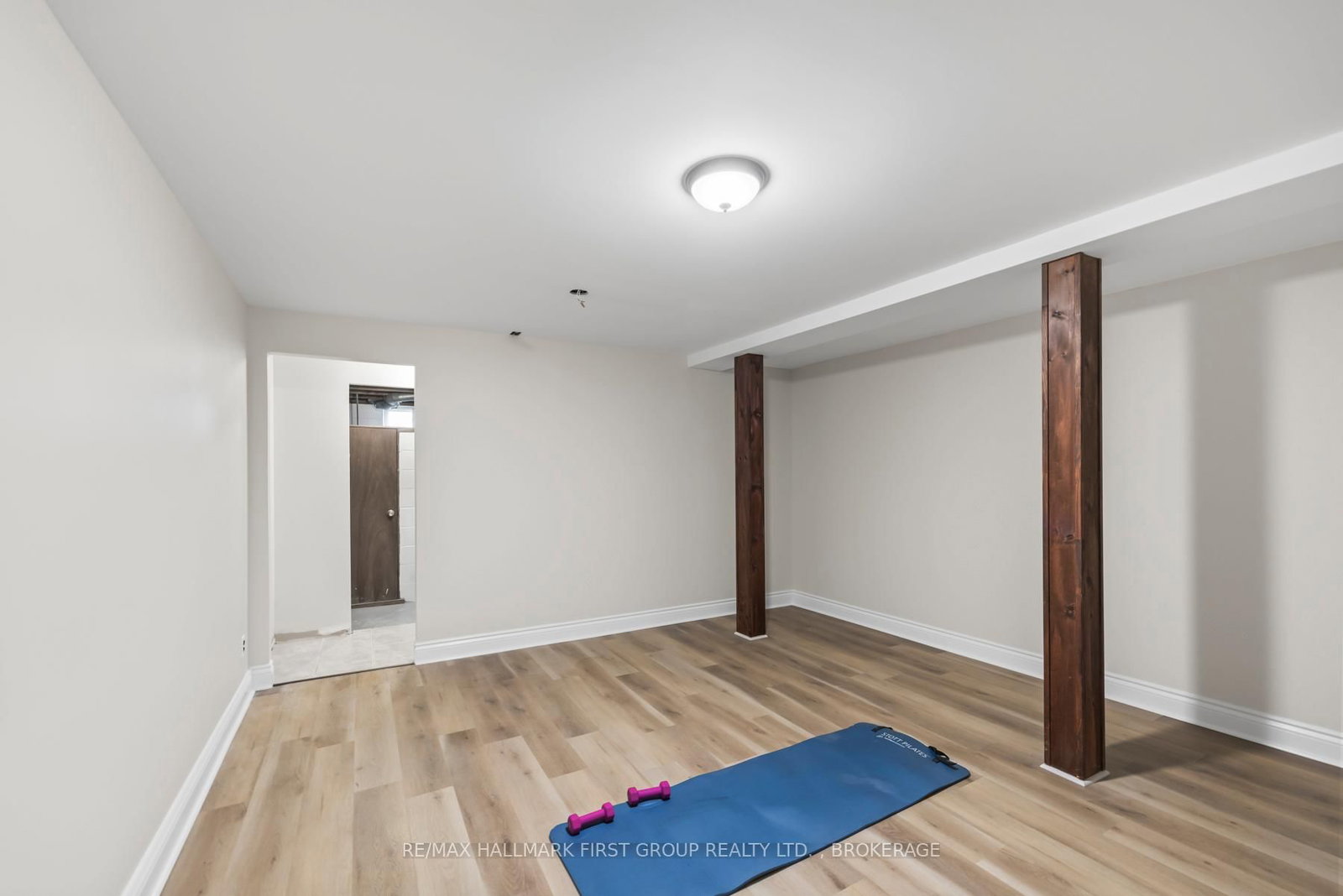 Listing Image 37