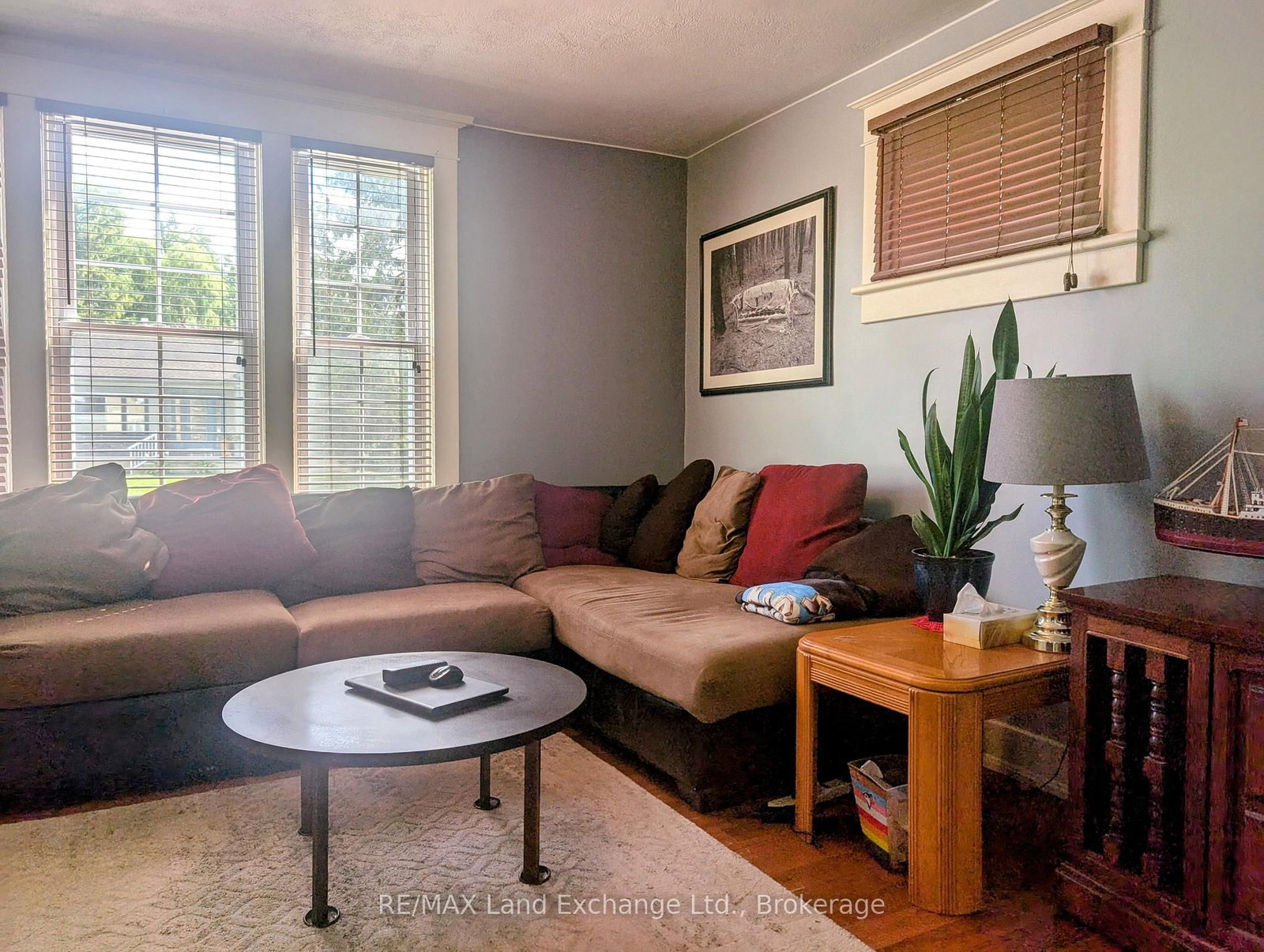 Listing Image 8