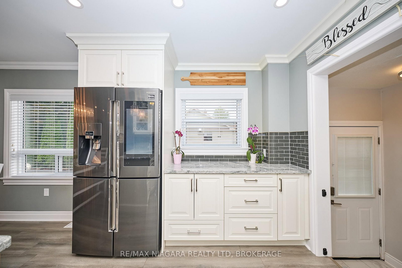 Listing Image 9