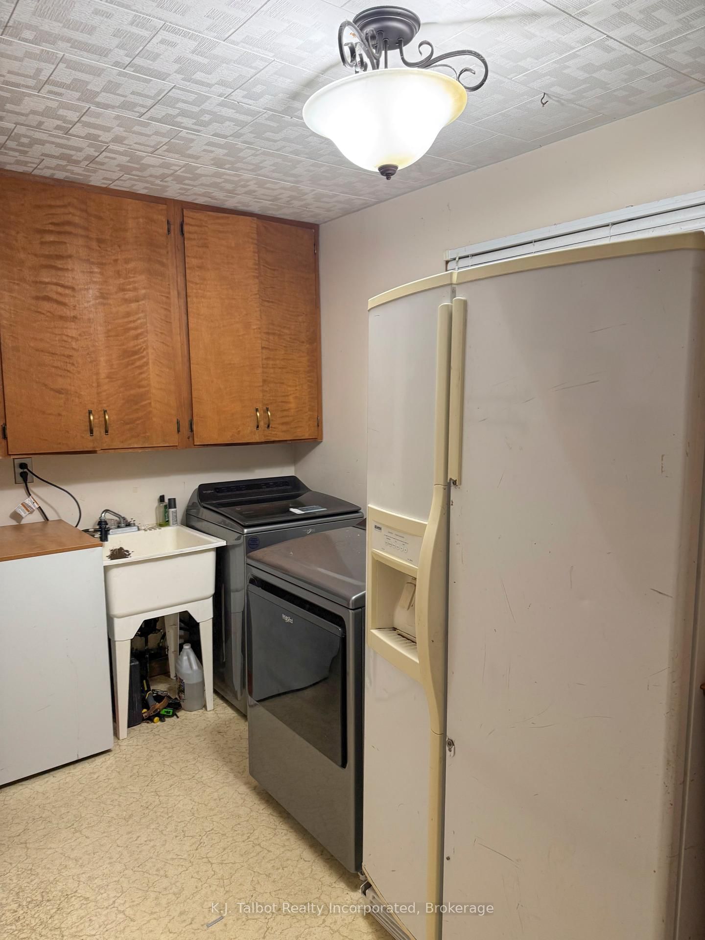 Listing Image 16