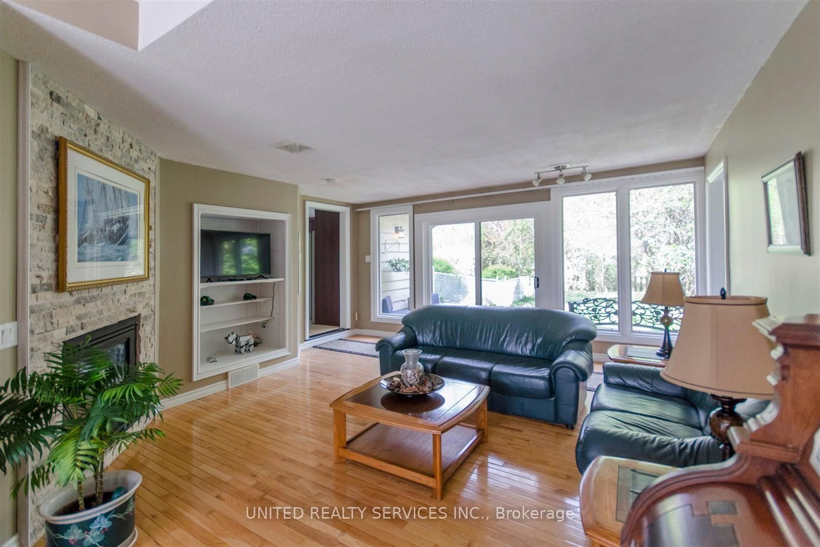 Listing Image 19