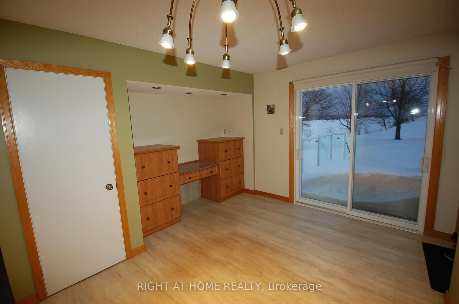 Listing Image 19