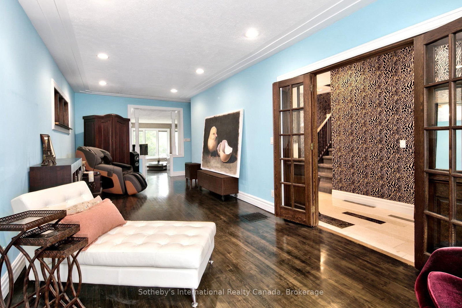 Listing Image 11
