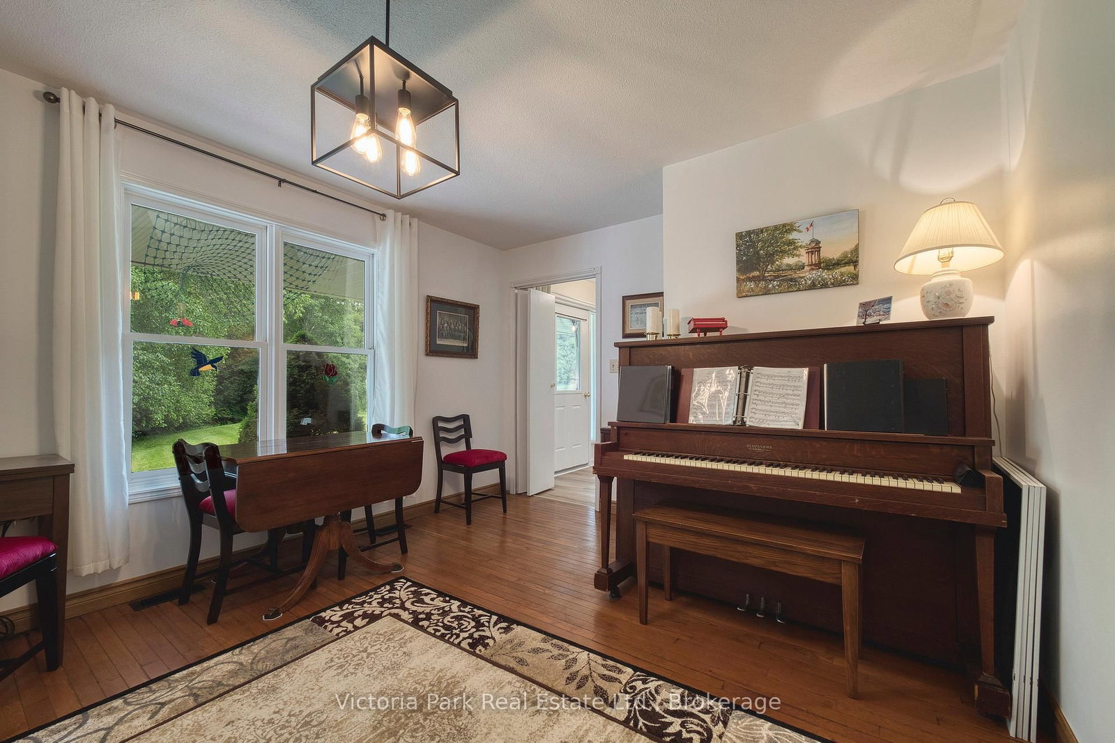 Listing Image 11