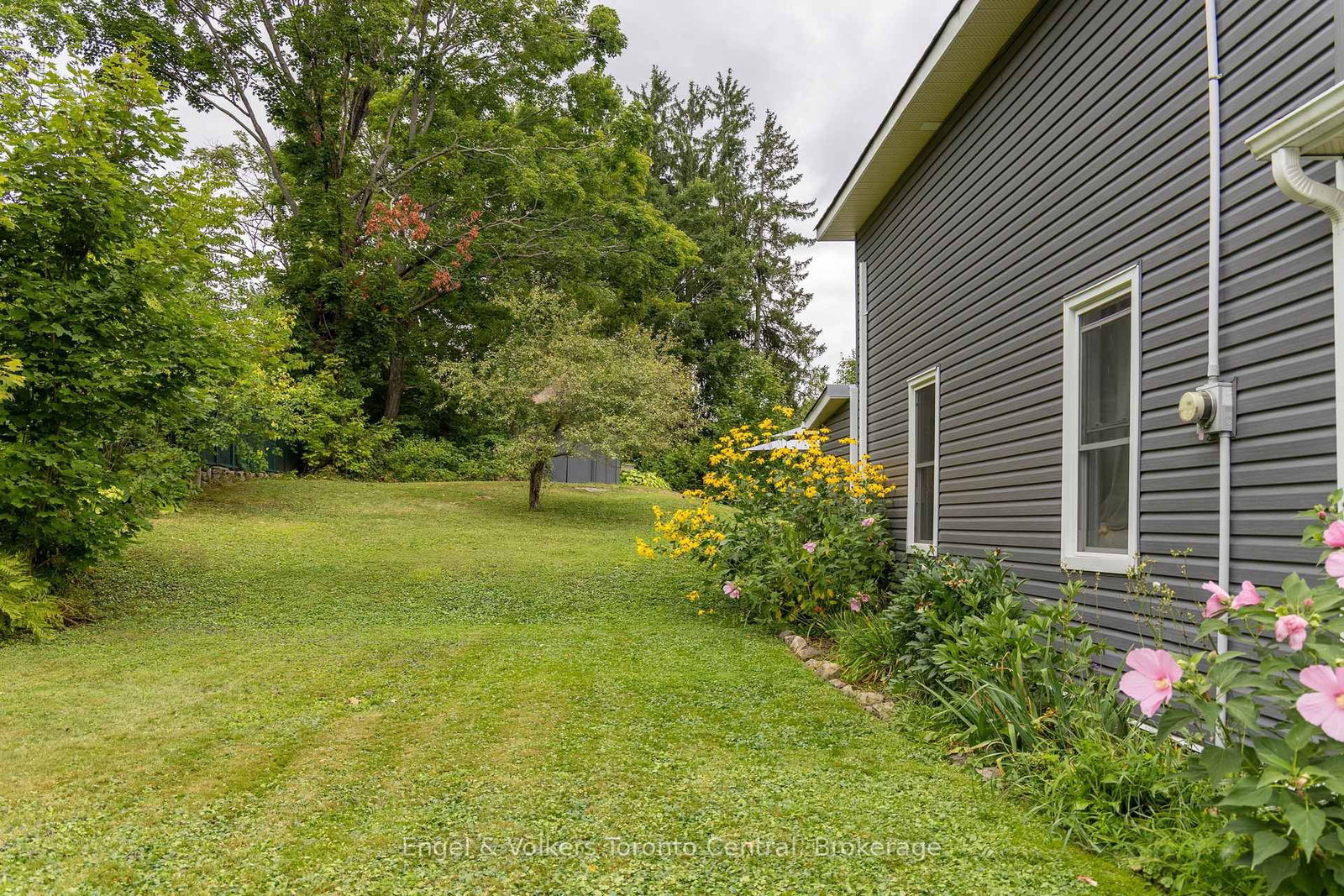 Listing Image 36