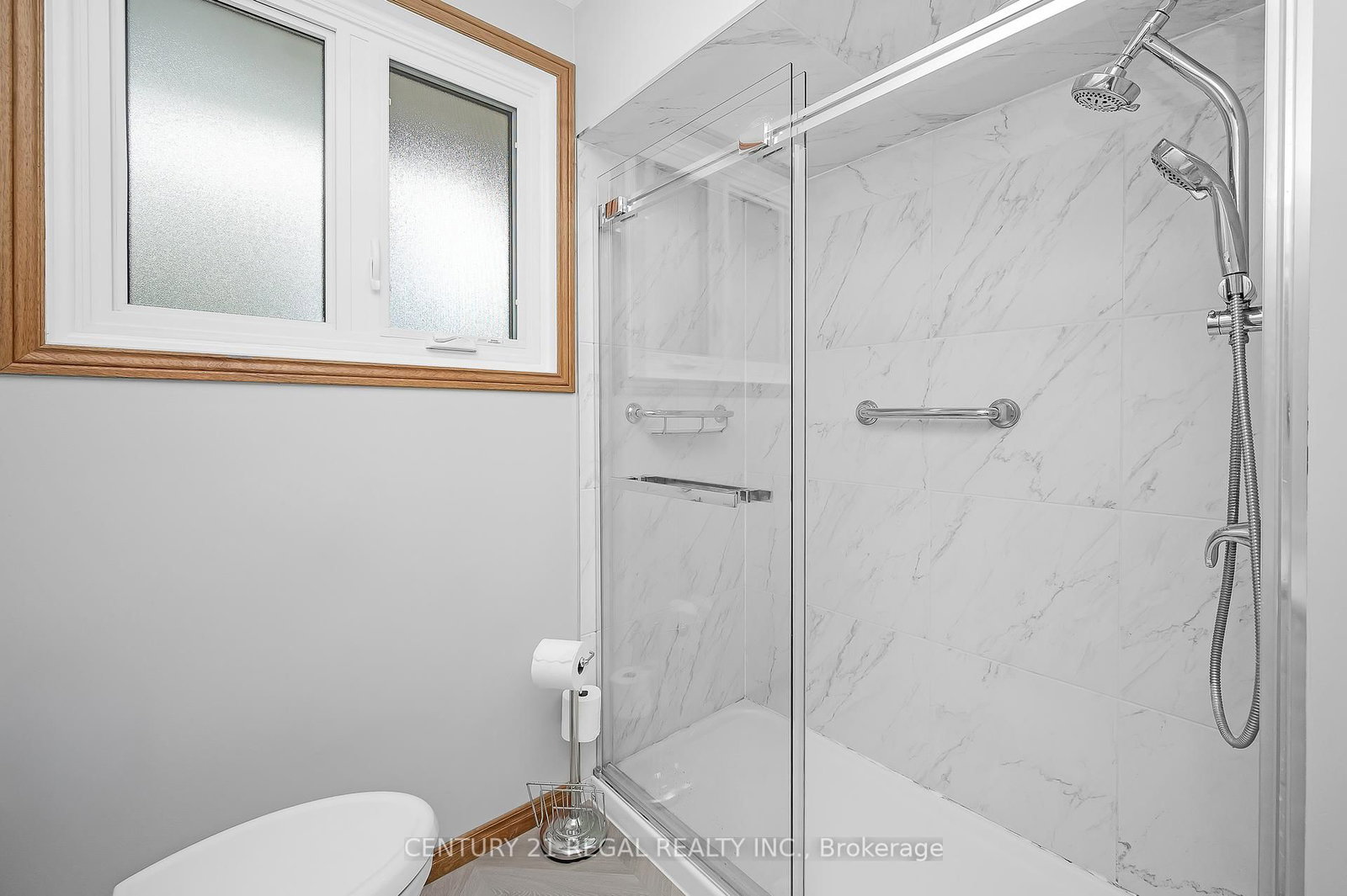 Detached House sold at 3 Mentino Court, Hamilton, Ontario, L8W 1Z5 - Eleanor - MLS: X12371477