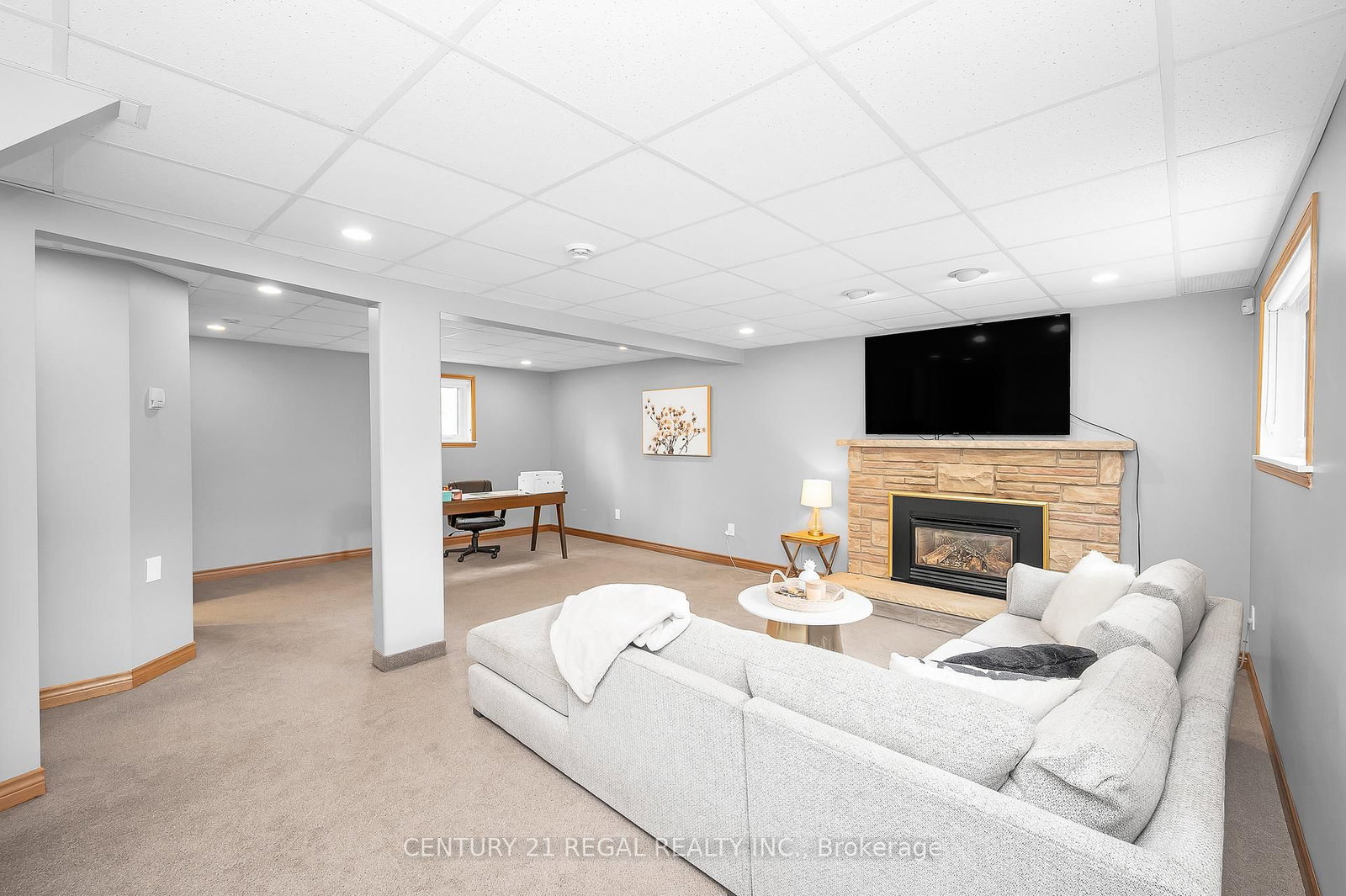 Detached House sold at 3 Mentino Court, Hamilton, Ontario, L8W 1Z5 - Eleanor - MLS: X12371477