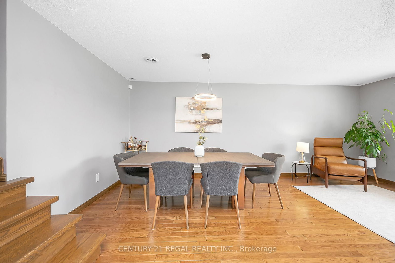 Detached House sold at 3 Mentino Court, Hamilton, Ontario, L8W 1Z5 - Eleanor - MLS: X12371477