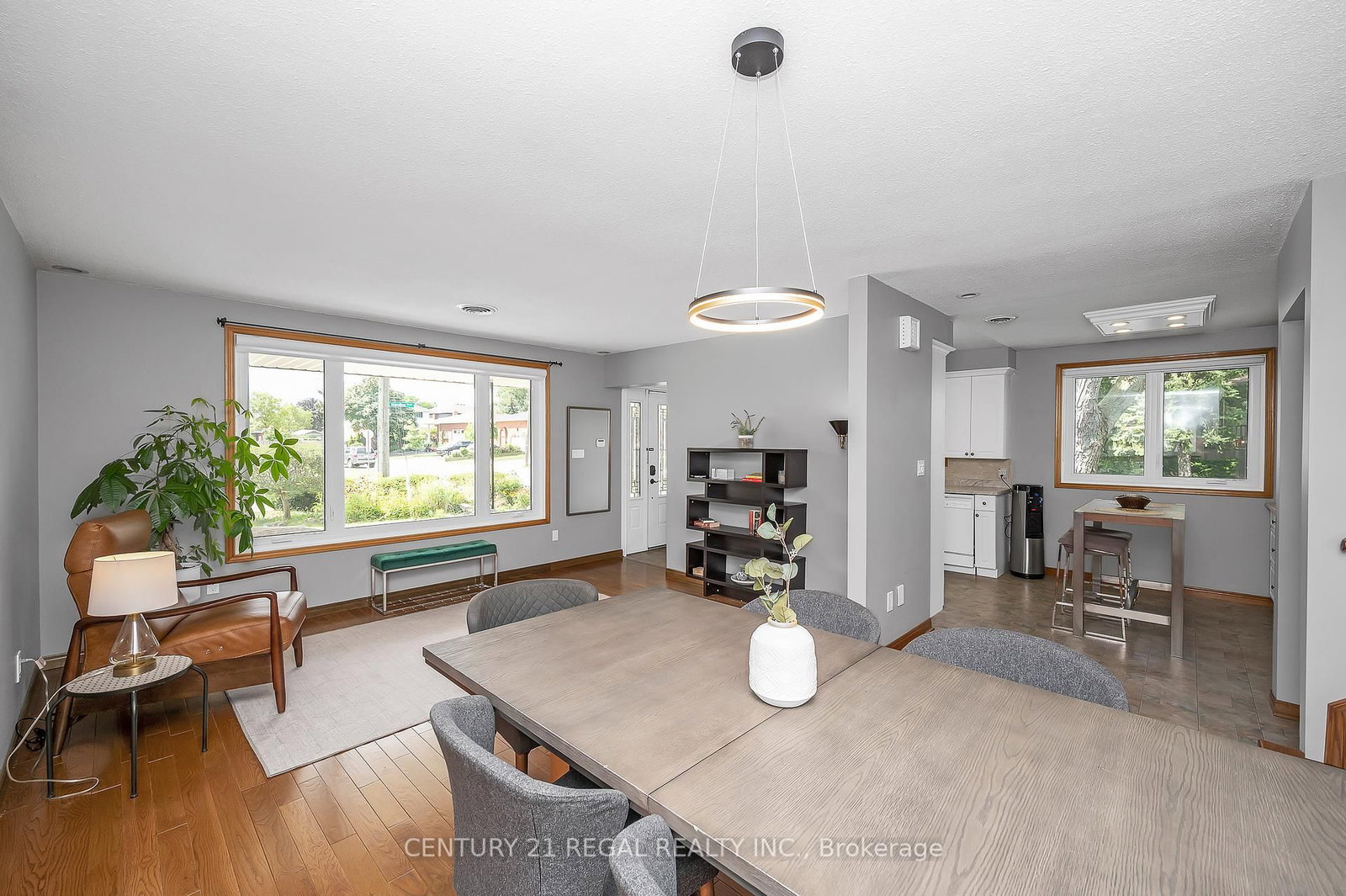Detached House sold at 3 Mentino Court, Hamilton, Ontario, L8W 1Z5 - Eleanor - MLS: X12371477