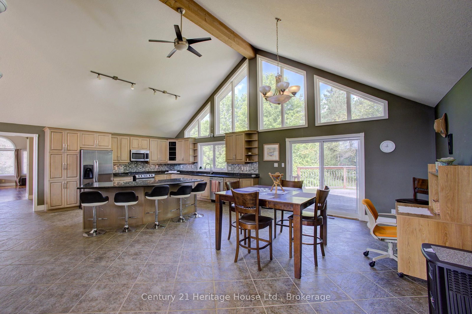 Listing Image 15