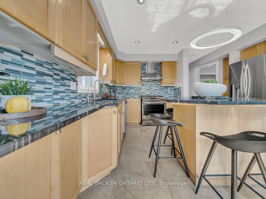 Listing Image 21