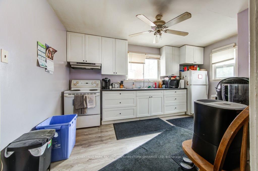 Listing Image 18