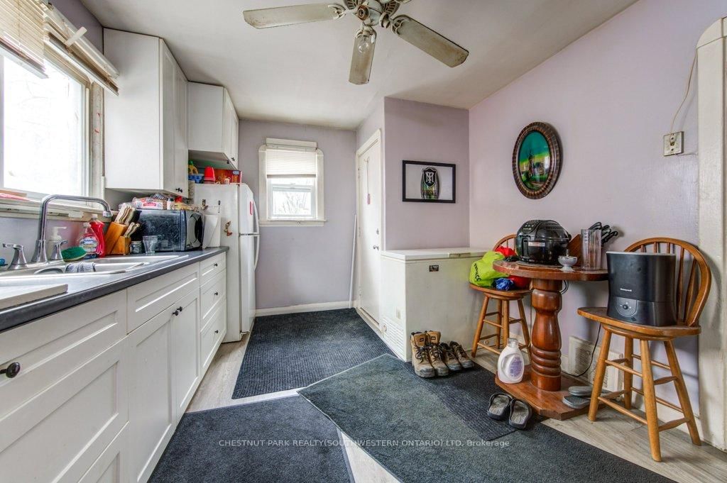 Listing Image 19