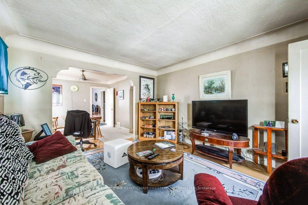 Listing Image 7