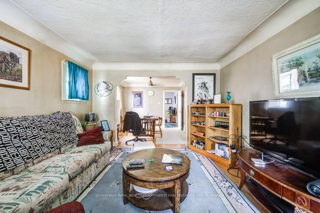 Listing Image 8