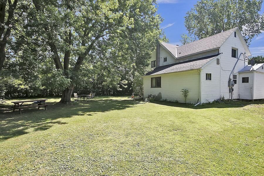 Detached House sold at 1429 Balmoral Drive, Ottawa, Ontario, K1V 1H2 - Cedardale - MLS: X12371553
