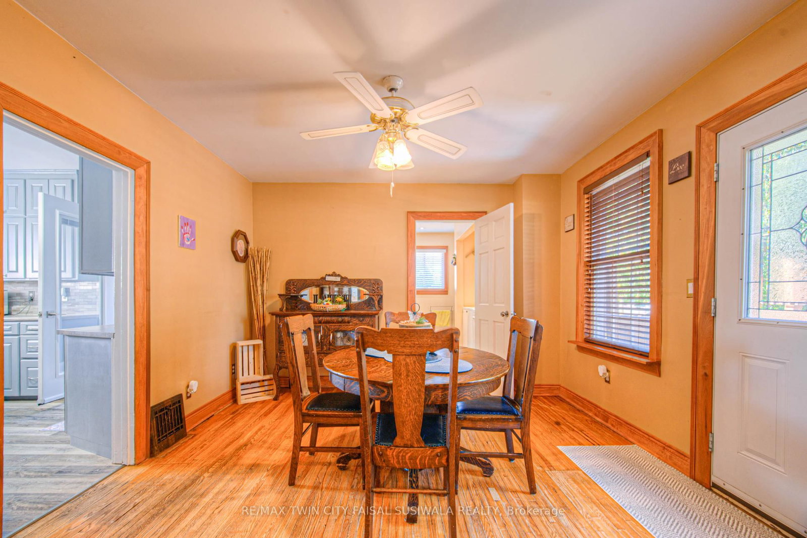 Listing Image 15