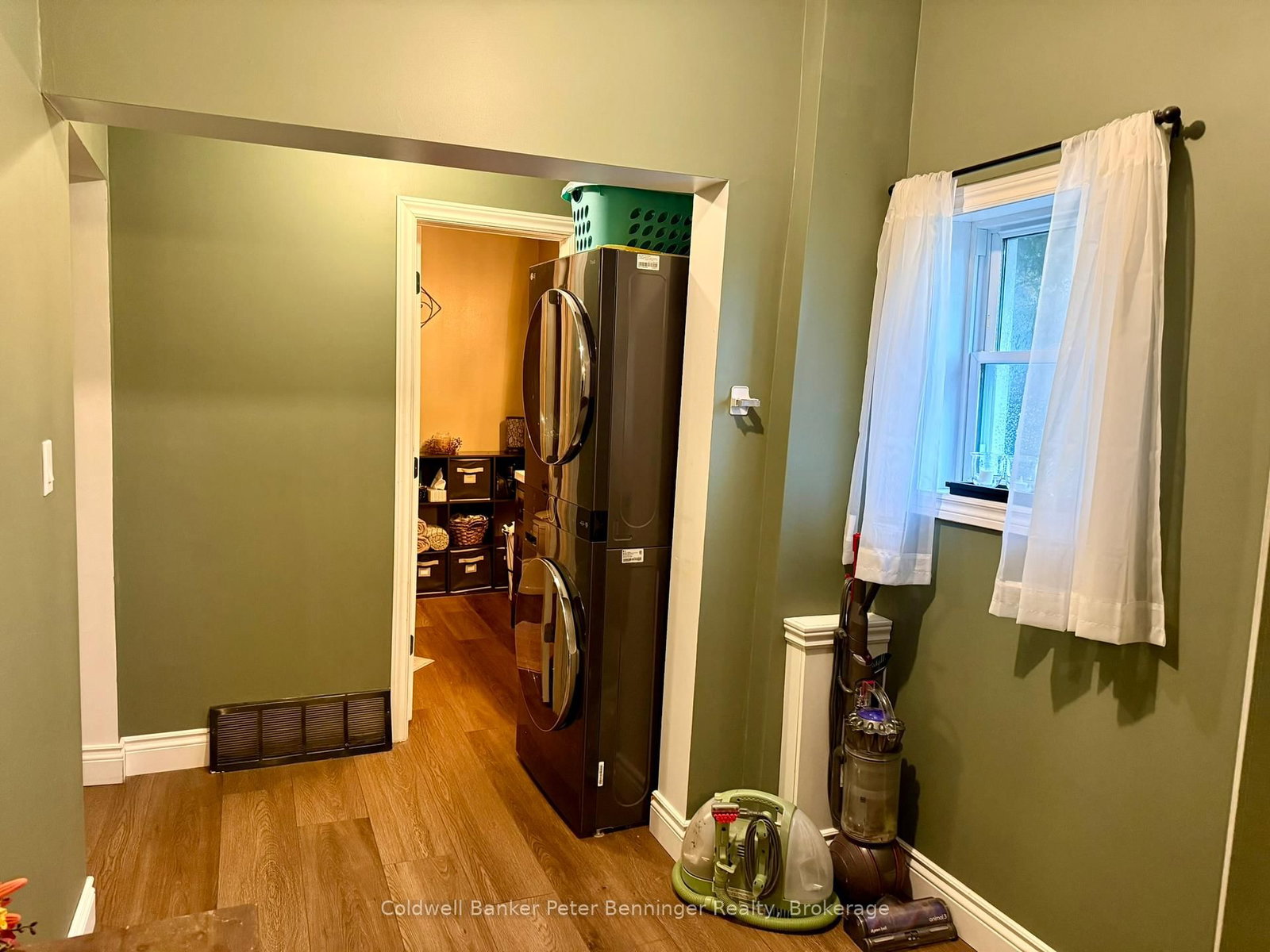 Listing Image 17