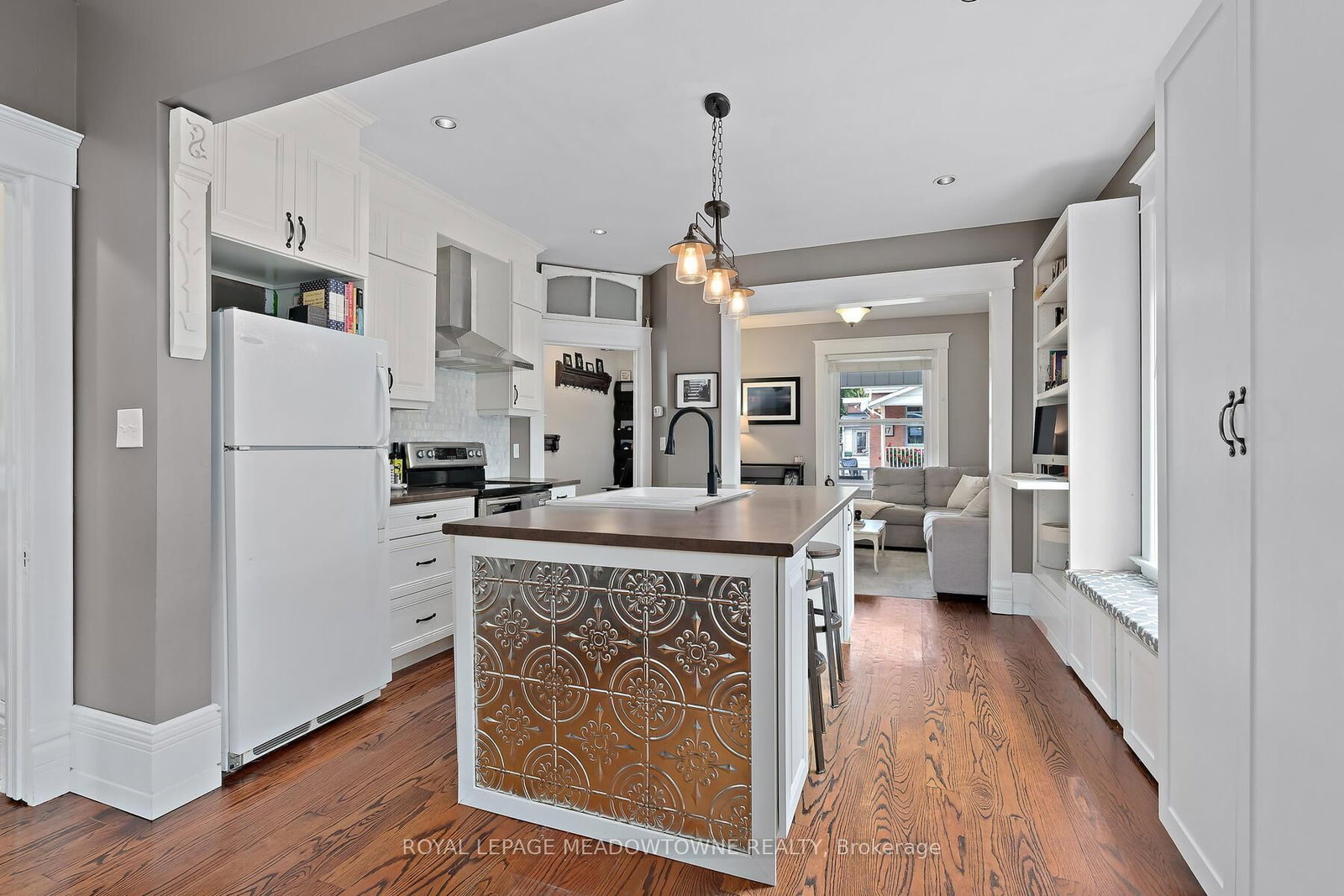 Listing Image 12
