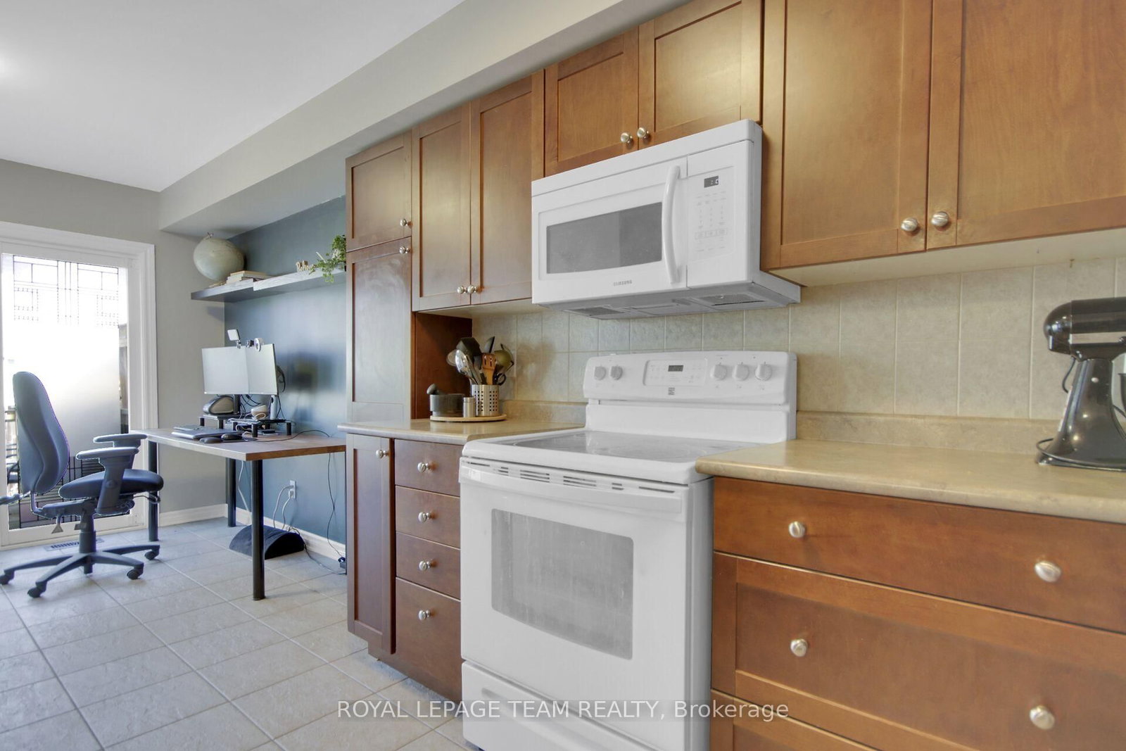 Listing Image 16