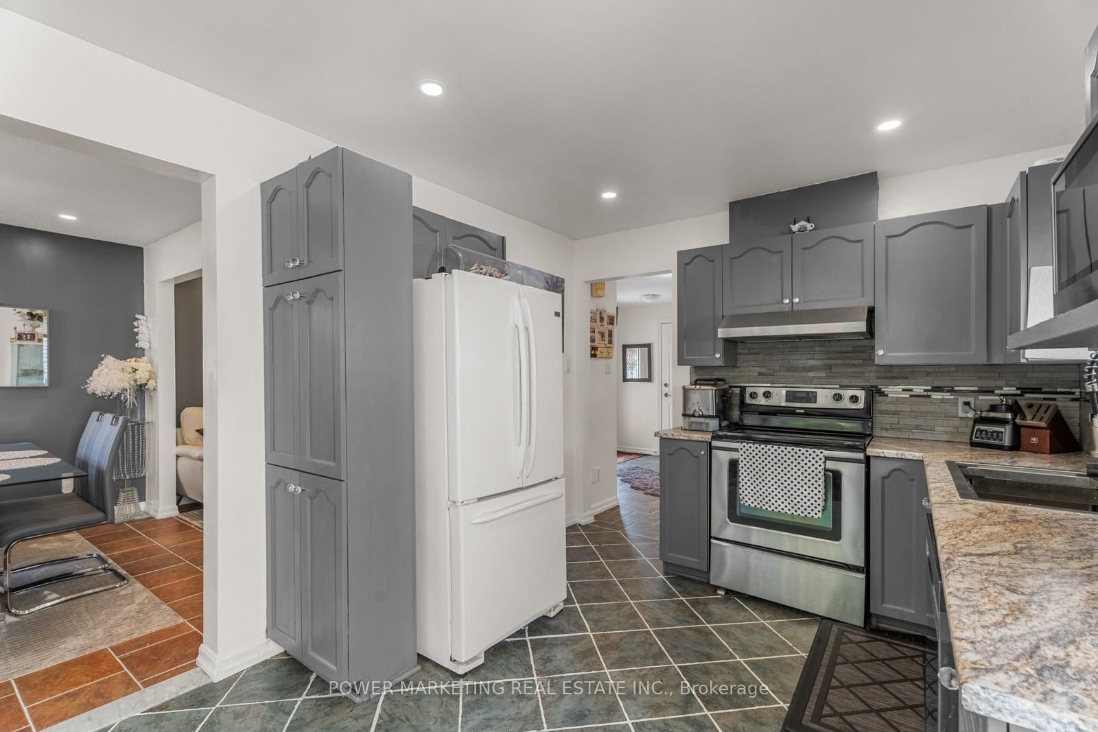 Listing Image 13