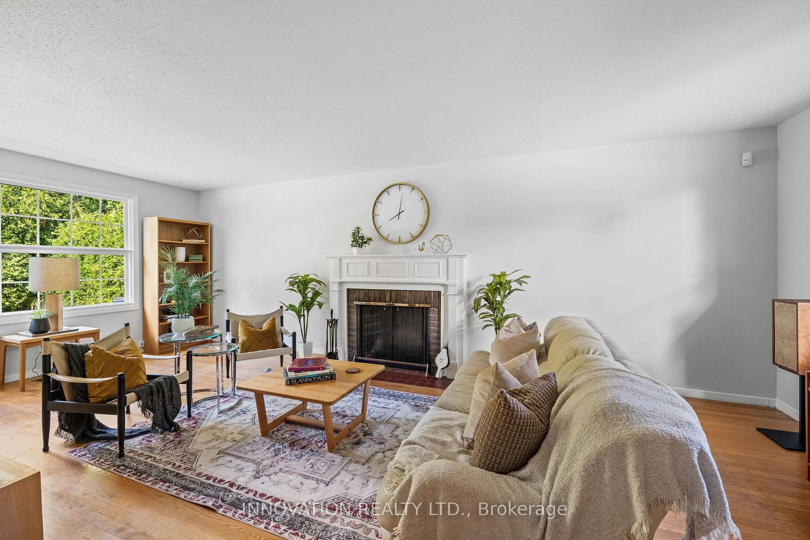 Listing Image 5