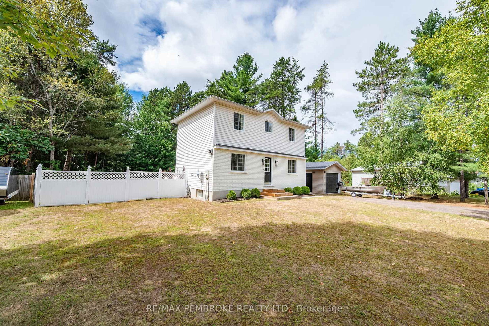 Listing Image 4