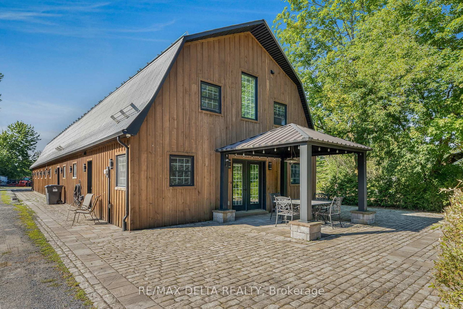 Listing Image 12
